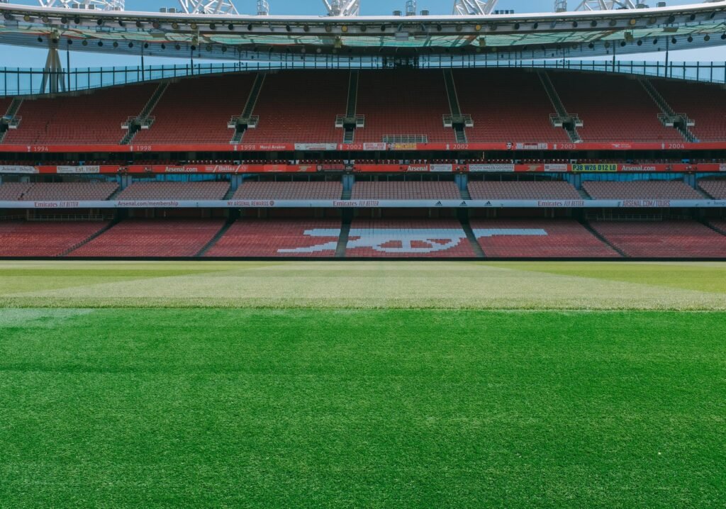 Arsenal e Everton pela Premier League: onde assistir e escalações