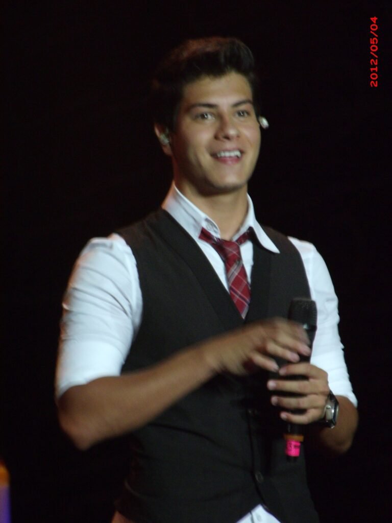 Arthur Aguiar descobre morte de Lua Blanco durante live no TikTok