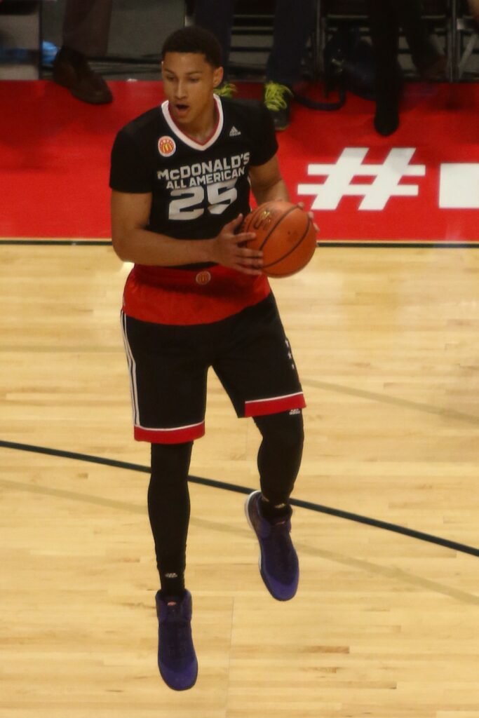 Ben Simmons rompe tendão de Aquiles e deve perder temporada da NBA