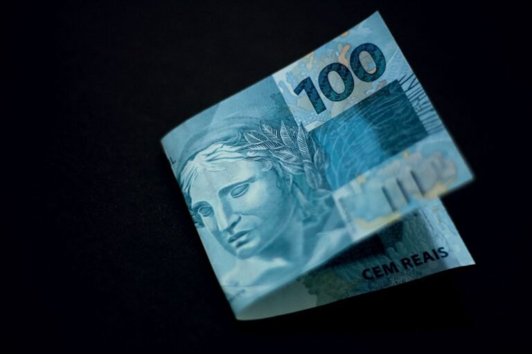 Bolsa Família reajustado começa a ser pago nesta segunda-feira (19)