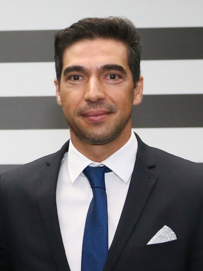 Calendário cheio, clássicos e decisões preocupam Abel Ferreira no Palmeiras