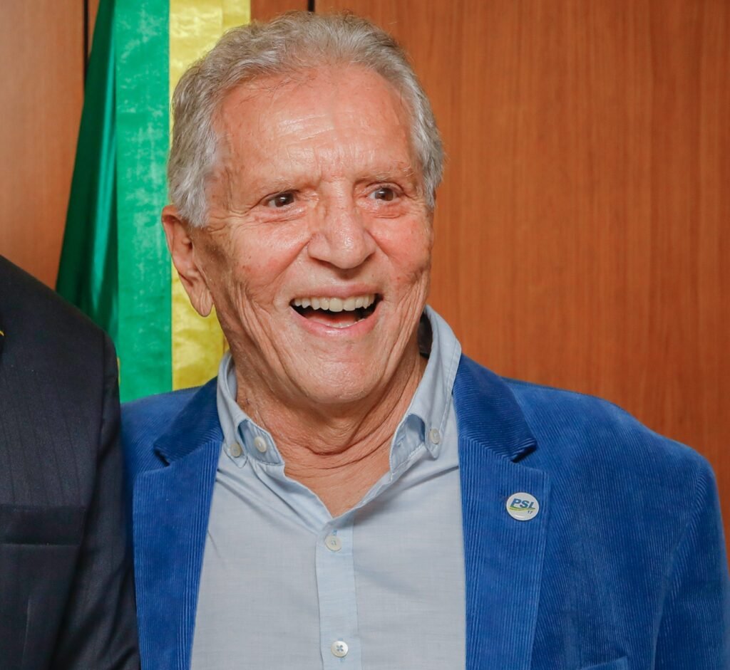 Carlos Alberto de Nóbrega passará por cirurgia no coração