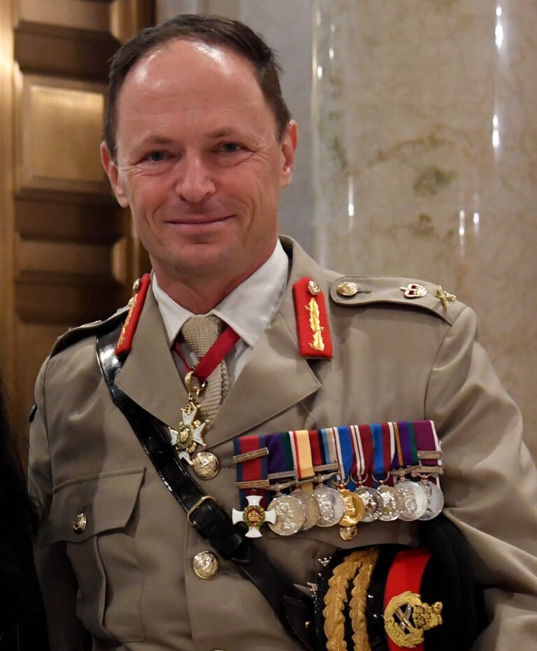 Chefe do Exército britânico diz que governo deve preparar população para tempos de guerra