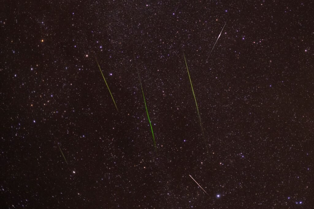 Chuva de meteoros do cometa Halley atinge o auge e será visível no Brasil