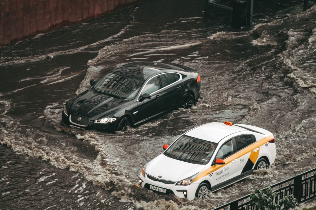 Chuva forte causa alagamentos, transbordamento no Ibirapuera e caos em SP