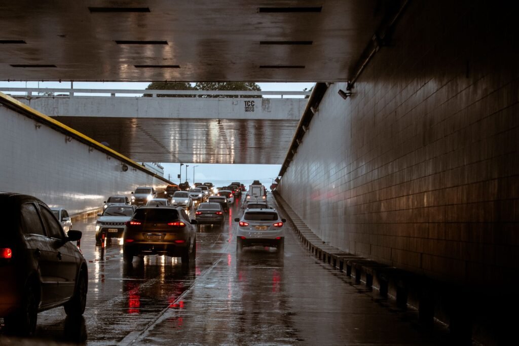 Chuva reduz velocidade do trânsito em SP em até 15%; impacto é o maior da América Latina