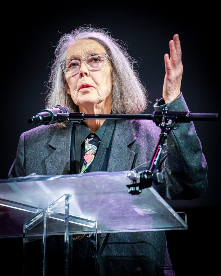 Como a Nobel de Literatura Anne Carson transformou a escrita e o pensamento