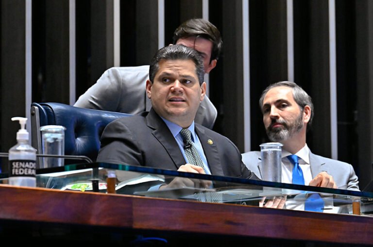 Congresso promulga nesta sexta-feira emendas sobre escala 6×1 e agentes de saúde