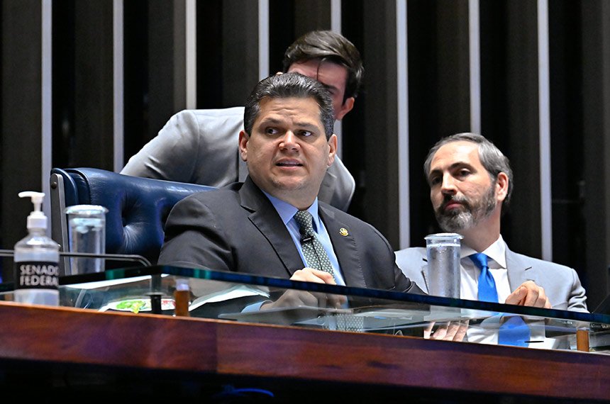 Congresso promulga nesta sexta-feira emendas sobre escala 6x1 e agentes de saúde
