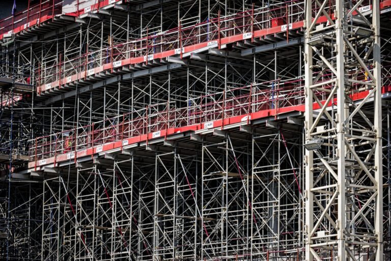 Construtoras podem precisar de 288 mil novos operários após fim da escala 6×1