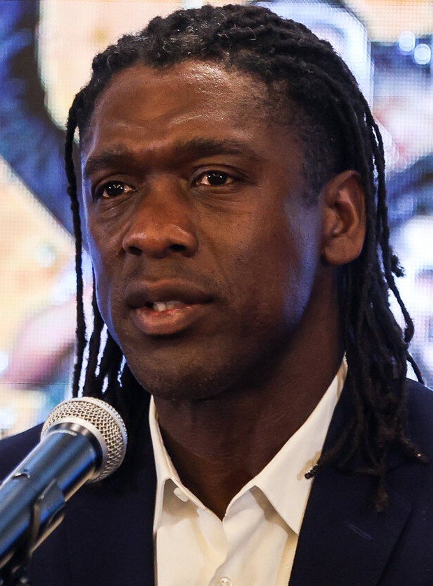 Contrato de Seedorf com o Corinthians tem cláusula de queda