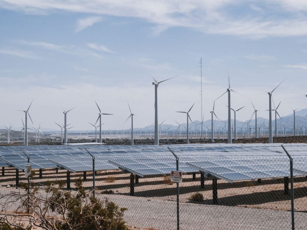 Cortes de energia renovável sobem 52% e geram perdas de R$ 15 bi