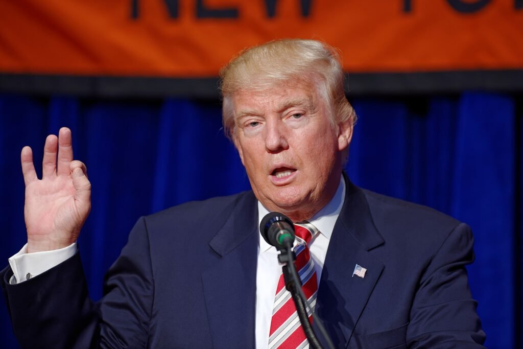 Democratas lideram pesquisas nas midterms, mas carecem de líderes
