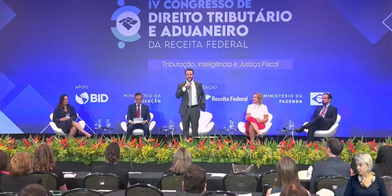 Durigan defende Receita Federal como plataforma de inteligência do Estado