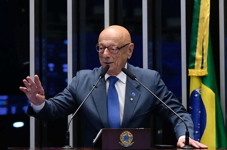 Esperidião Amin agradece votos e propõe homenagem a Juarez Machado