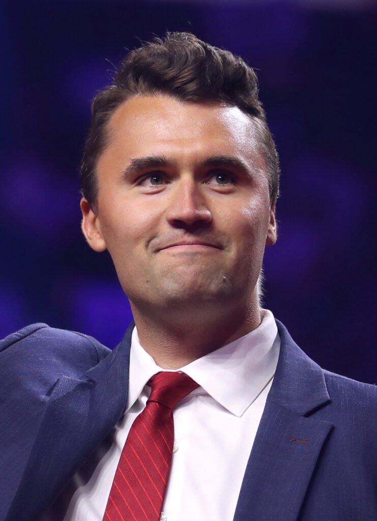 Estudante filha de brasileira ironiza morte de Charlie Kirk nos EUA