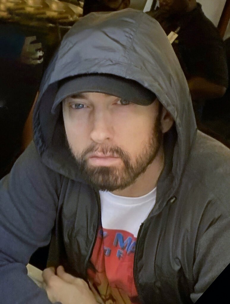 Ex-funcionário confessa roubo e venda de músicas inéditas de Eminem