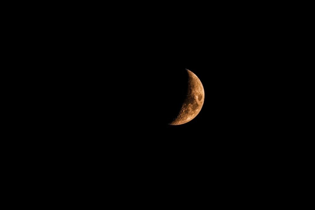Fase da Lua hoje: confira o estado do satélite neste domingo 18/10/2026