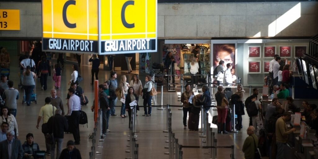 Finados: 2 milhões de passageiros devem passar por aeroportos do país
