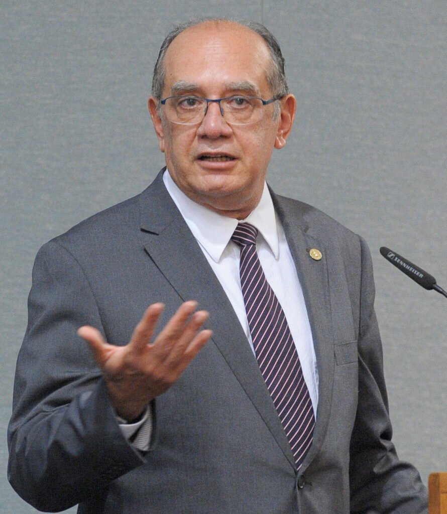 Gilmar Mendes critica decisões judiciais sobre cursos de medicina
