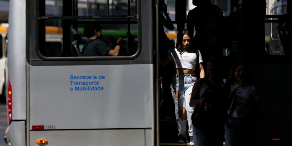 Governo envia ao Congresso proposta de tarifa zero no transporte
