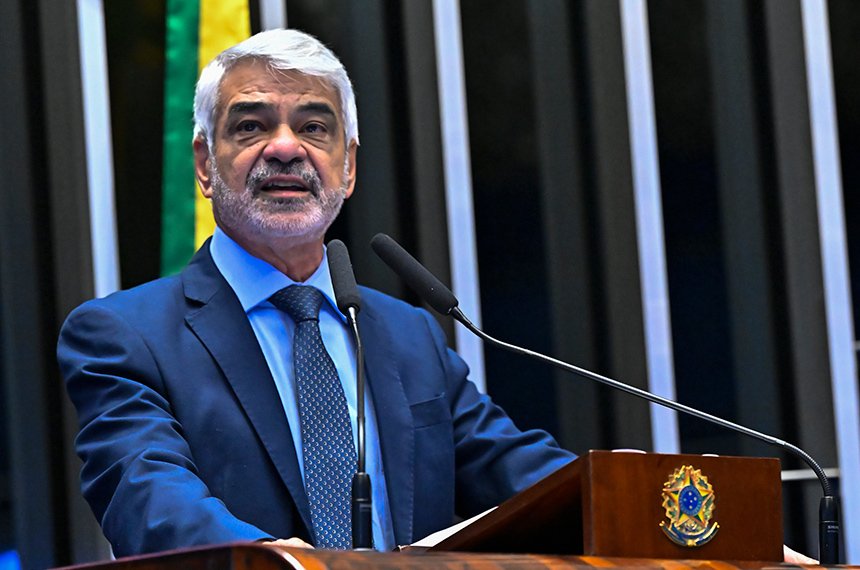 Humberto Costa presta solidariedade a Dom Limacêdo e defende democracia