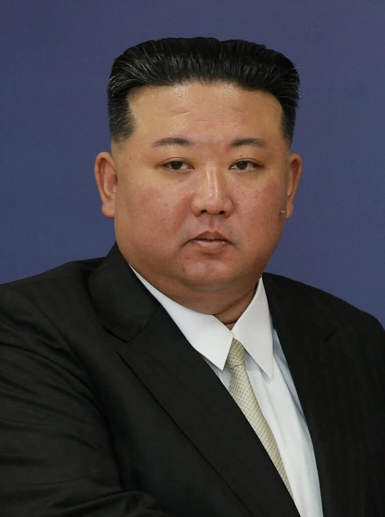 Iate de luxo com piscina é flagrado em centro de lazer de Kim Jong Un