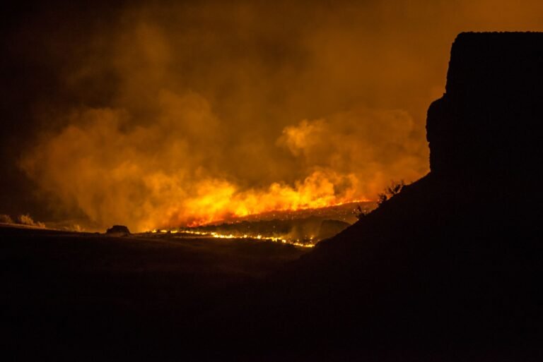 Incêndio em base militar deixa mortos e feridos no Canadá
