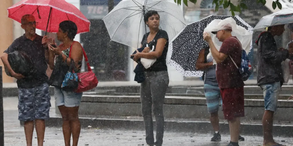 Inmet emite alertas de chuvas intensas para Norte, Sudeste e Centro-Oeste