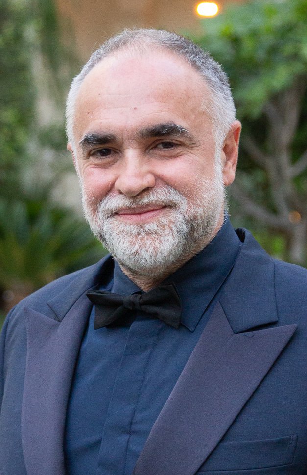 Karim Aïnouz fala sobre o elenco internacional e o lançamento de seu novo filme