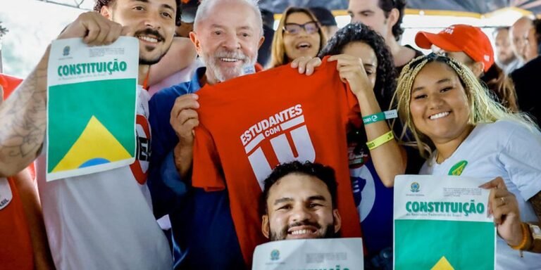 Lula promete Pé de Meia universitário caso seja reeleito