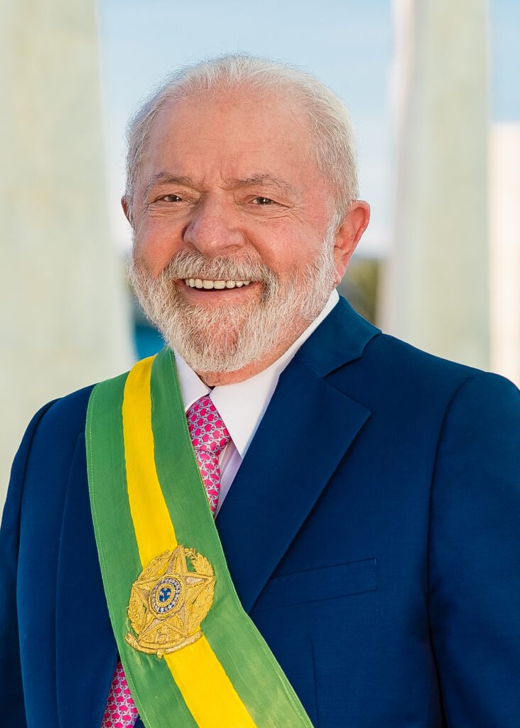 Lula vai a debate da TV Globo sem relógio após polêmica com Omega