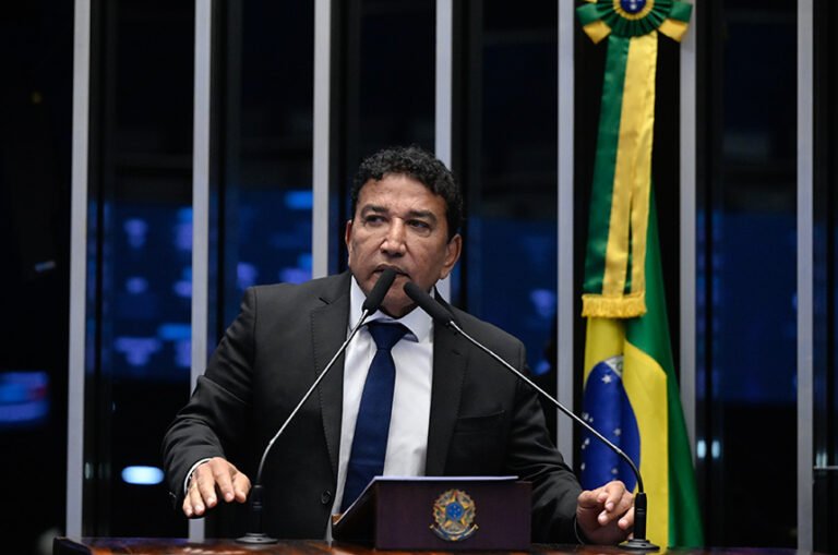 Magno Malta defende impeachment de ministros do STF em discurso no Senado