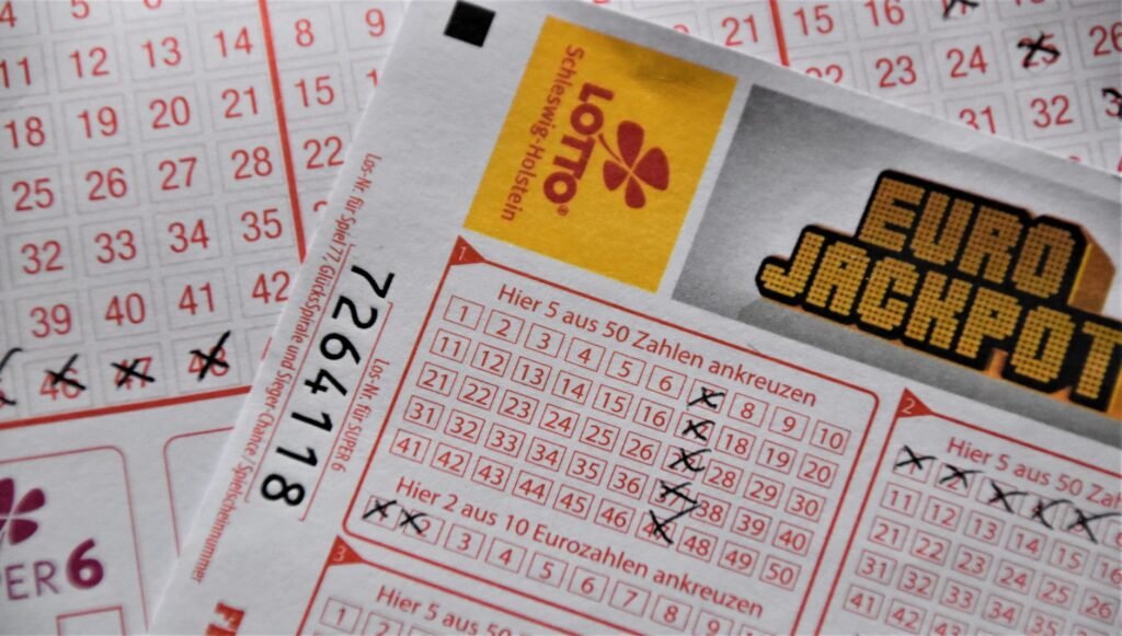 Mega-Sena 3077 sorteia prêmio de R$ 324,8 milhões nesta quarta