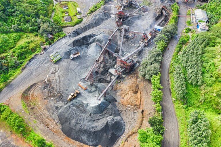 Minerais críticos e estratégicos concentram 57% dos empregos da mineração em 2025