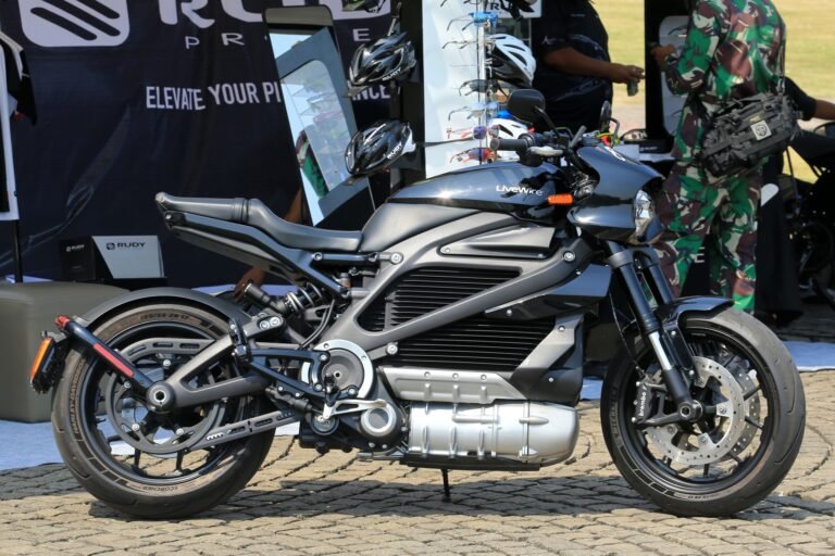 Moto elétrica ganha câmbio de duas marchas para melhorar desempenho e eficiência
