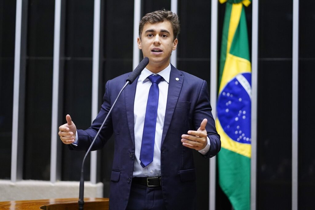 Nikolas Ferreira critica decisão do STF que prorrogou votação até as 19h