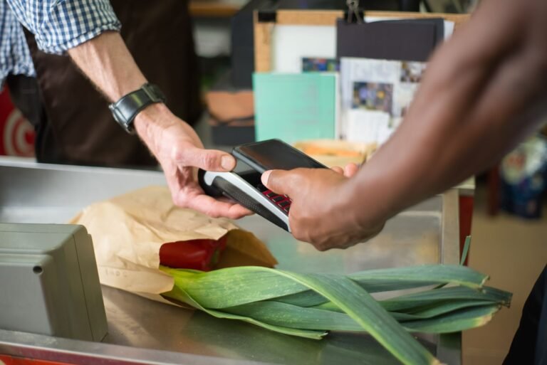 Novas regras do vale-refeição e alimentação: o que muda nos cartões a partir de novembro