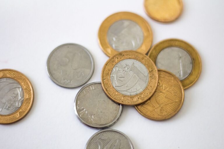 Os desafios econômicos de 2027 e as propostas de Flávio e Lula