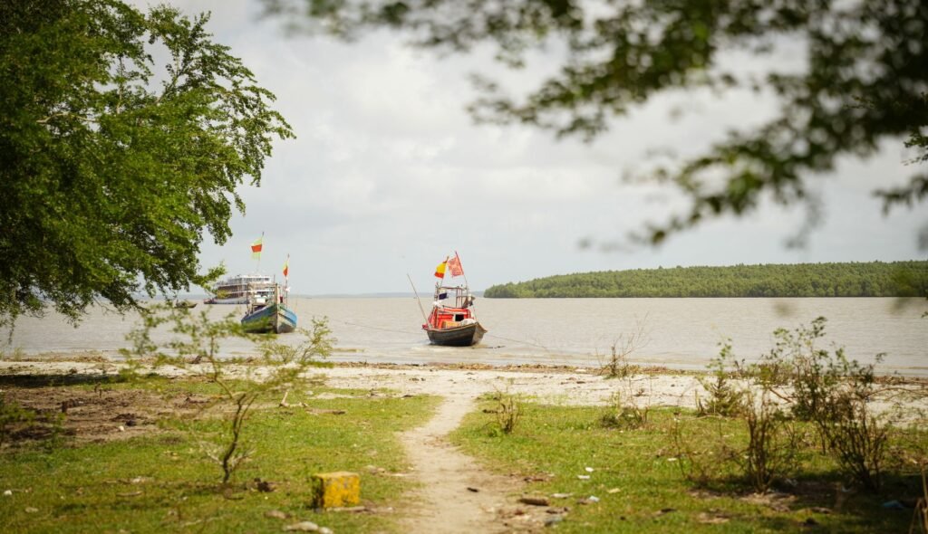 Pescadores retomam atividades na foz do Rio Doce após quase 11 anos do desastre