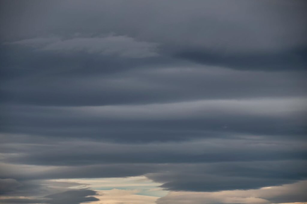 Previsão do tempo em Contagem (MG): sol, nuvens e chuva nesta terça-feira
