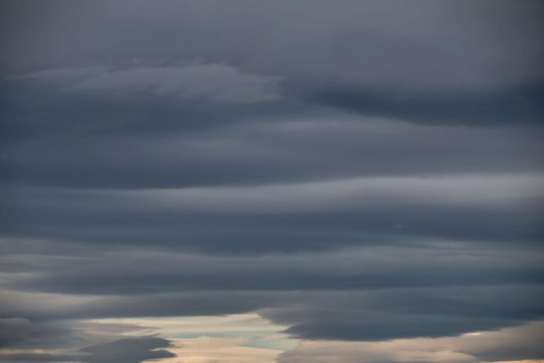 Previsão do tempo em Contagem (MG): sol, nuvens e chuva nesta terça-feira