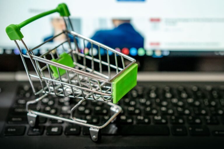 Procon-SP abre consulta virtual sobre hábitos de consumo na Black Friday
