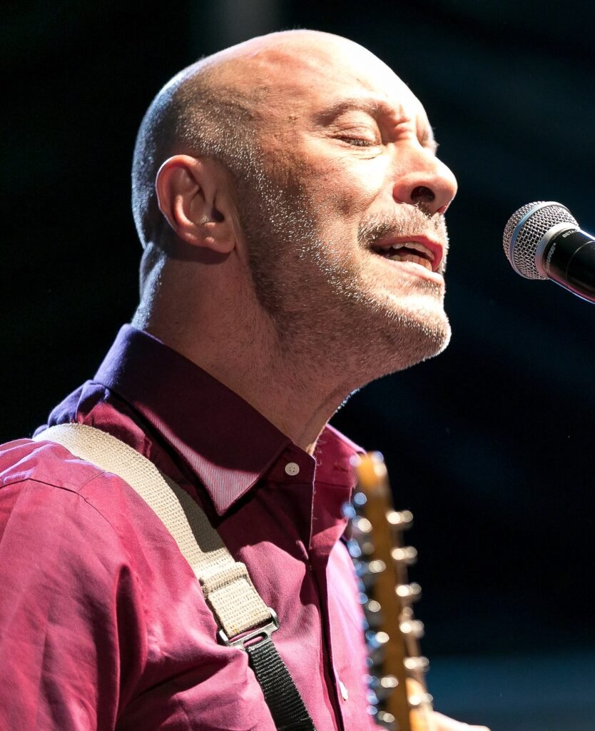 Projeto de Edgard Scandurra lança álbum com Tartamudo e Fausto Fawcett