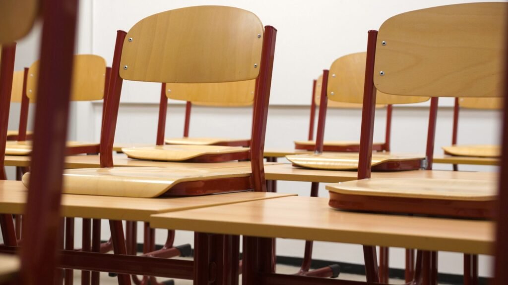 Projeto prevê incentivos para emprego de mães e escola para autistas
