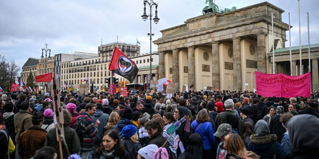 Protestos da Geração Z chegam à Alemanha; milhares se manifestam