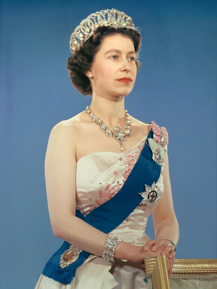 Quando a rainha Elizabeth II inaugurou a primeira usina nuclear do mundo