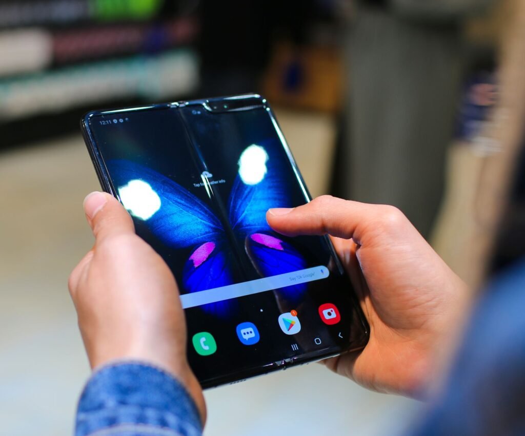 Samsung pode lançar tablet dobrável com tela de 17 polegadas