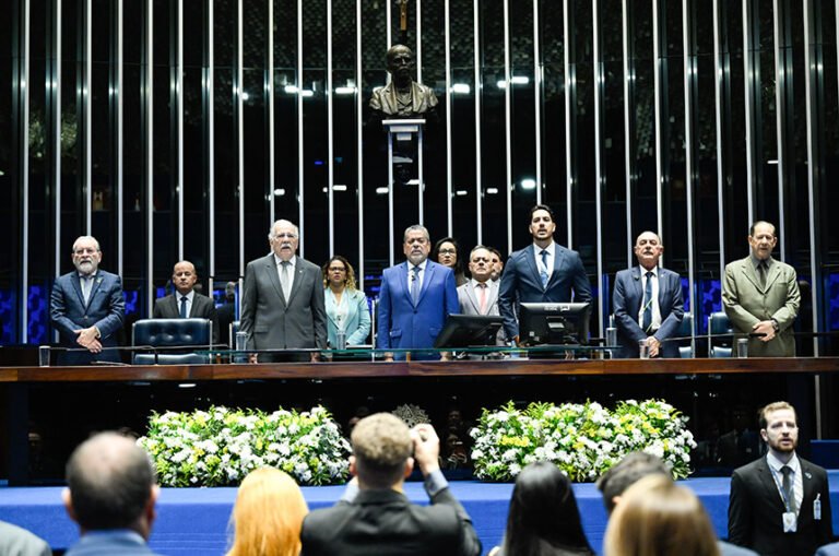 Senado celebra Dia do Médico com debate sobre desafios da profissão