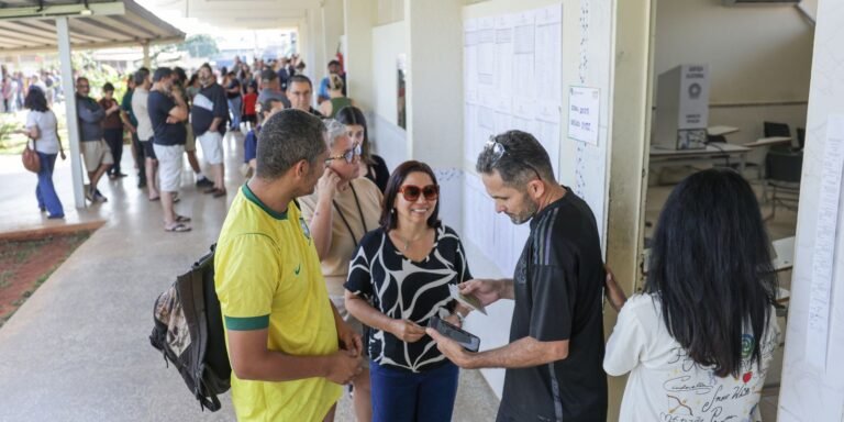 Trabalhador tem direito de sair do serviço para votar; confira